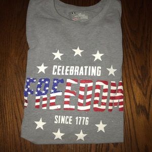 Men’s under Armor t-shirt